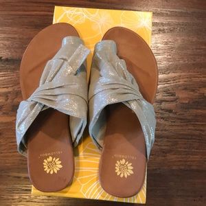 Yellow box sandals Size 7 1/2
